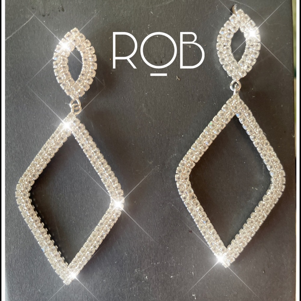 Front faced Geometric Hoops